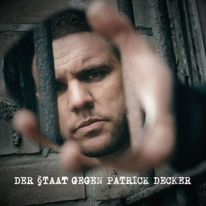  Fler - Der Staat gegen Patrick Decker (Explicit) (2015) 
